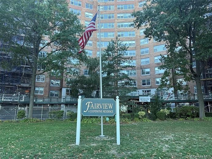61-20 Grand Central Parkway #C 1205