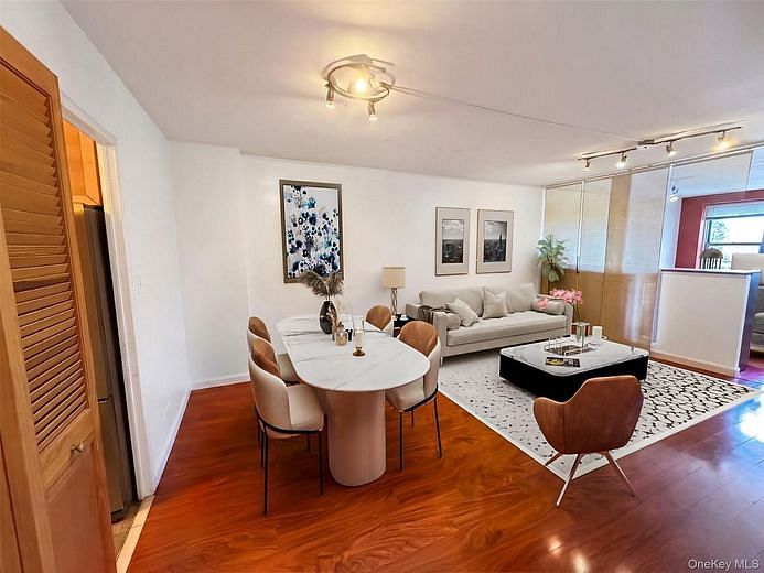 61-20 Grand Central Parkway #C1100