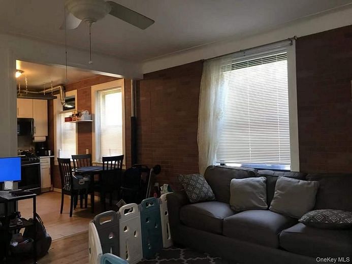 61-40 Saunders Street #C5