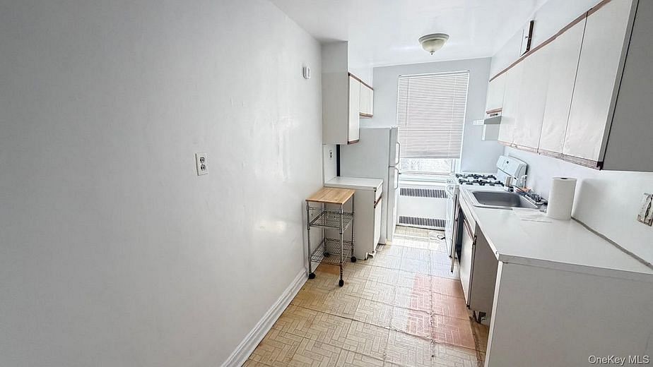 61-41 Saunders Street #B67