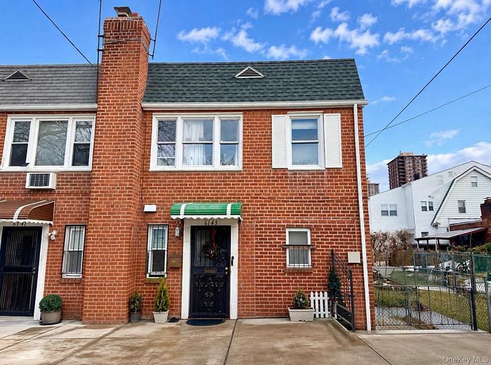 61-43 157th St