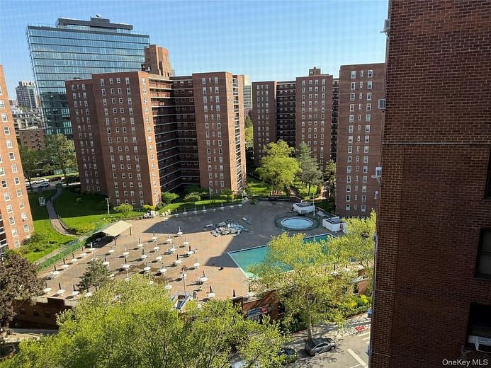 61-55 98 Street #14F