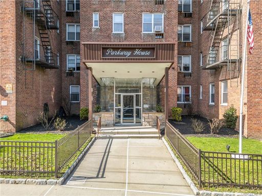 Image 1 of 17 for 61 Bronx River Road #6G in Westchester, Yonkers, NY, 10704
