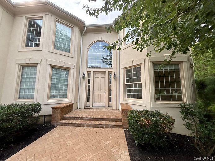 61 Charney Court