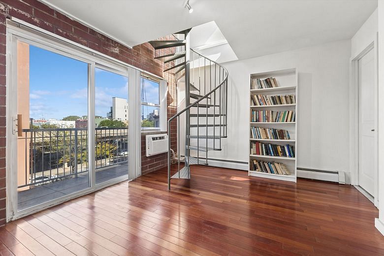 61 Herbert Street #4B