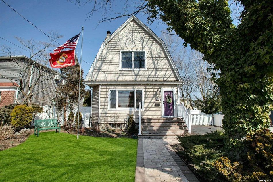 Image 1 of 22 for 61 Marion Street in Long Island, Lynbrook, NY, 11563