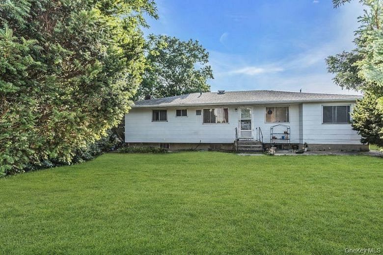 61 Redwood Lane
