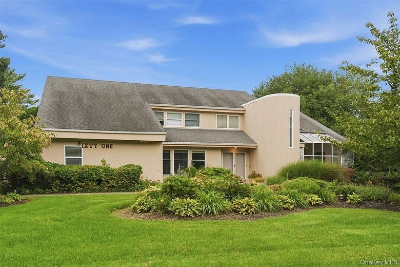61 Villanova Lane