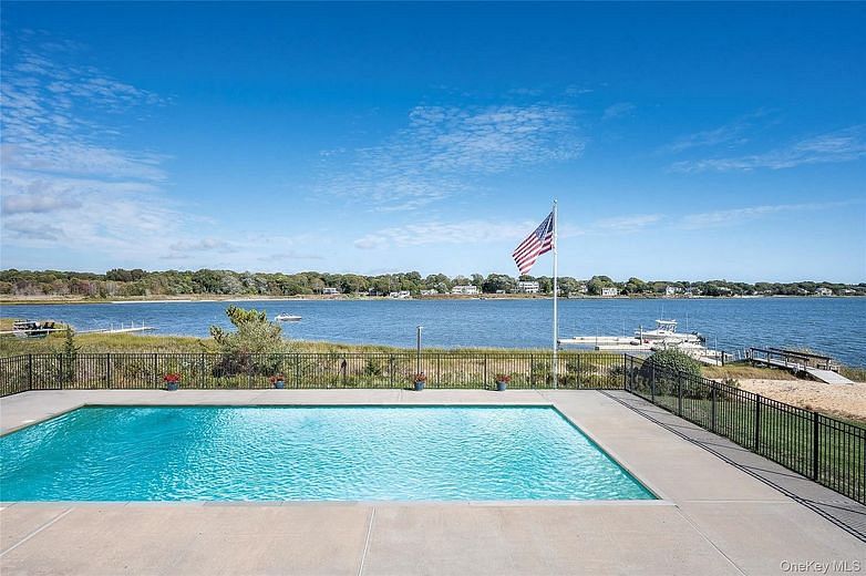 61 West Tiana Rd #24