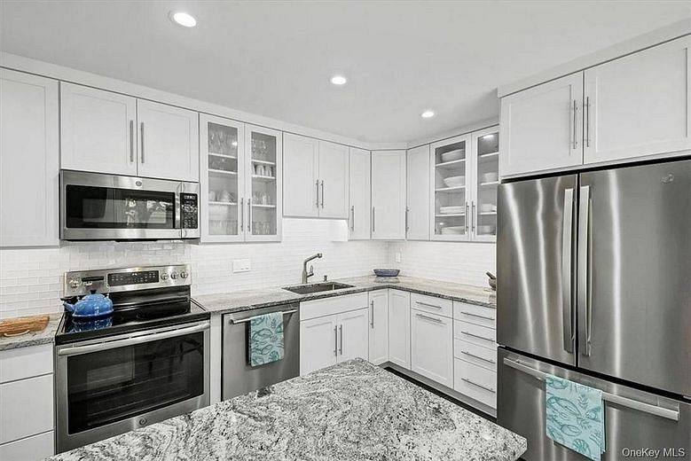 610 Heritage Hills #B