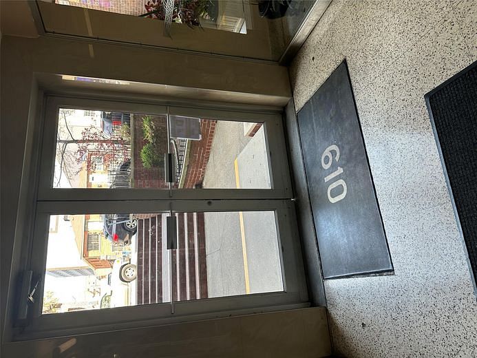 610 Waring Avenue #6C