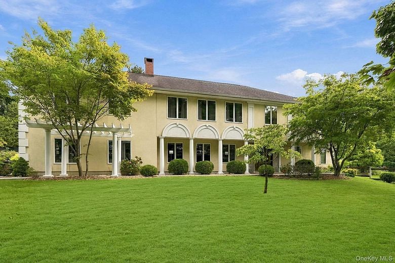 611 Knollwood Road