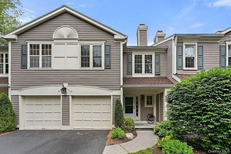 611 Pondside Drive
