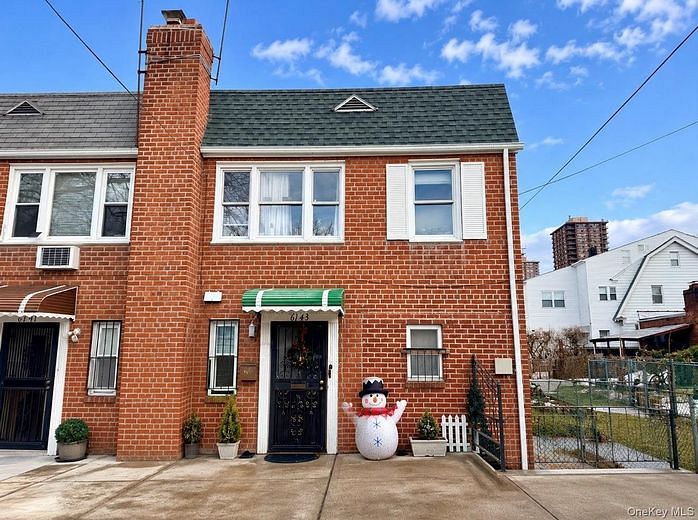 6143 157th Street