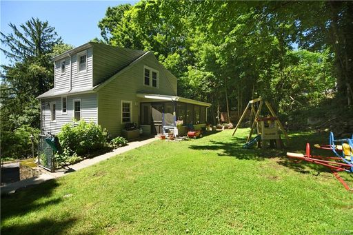 Image 1 of 22 for 8 Lakeview Terrace in Westchester, Amawalk, NY, 10501
