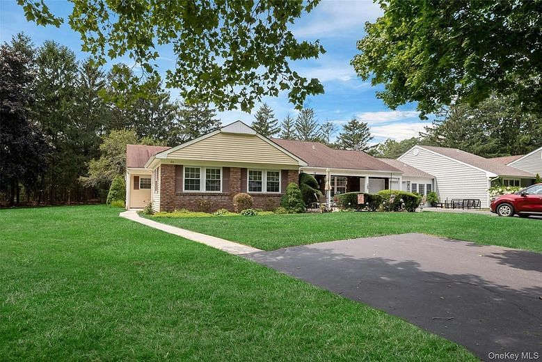 62 Hearthside Drive