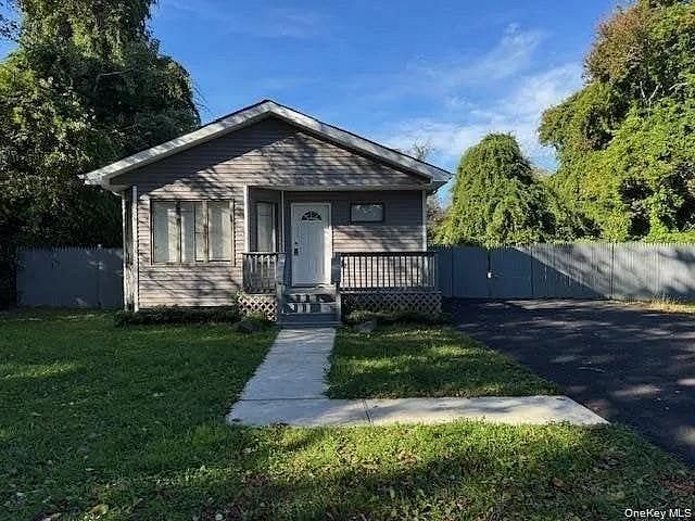 Image 1 of 13 for 62 Orchid Drive in Long Island, Mastic Beach, NY, 11951