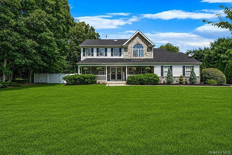 62 Ridgefield Drive