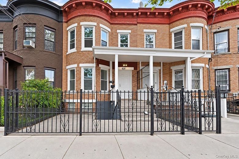620 Ashford Street