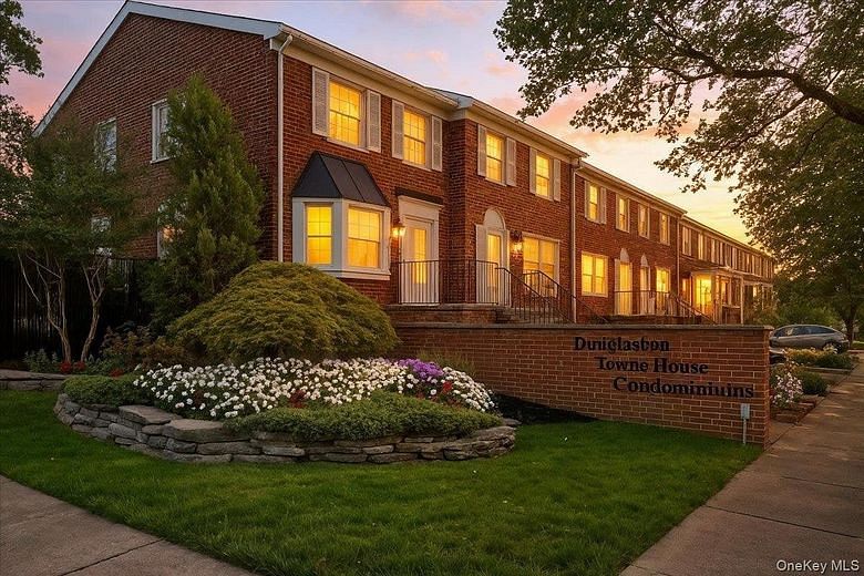 6239 Douglaston Parkway #19