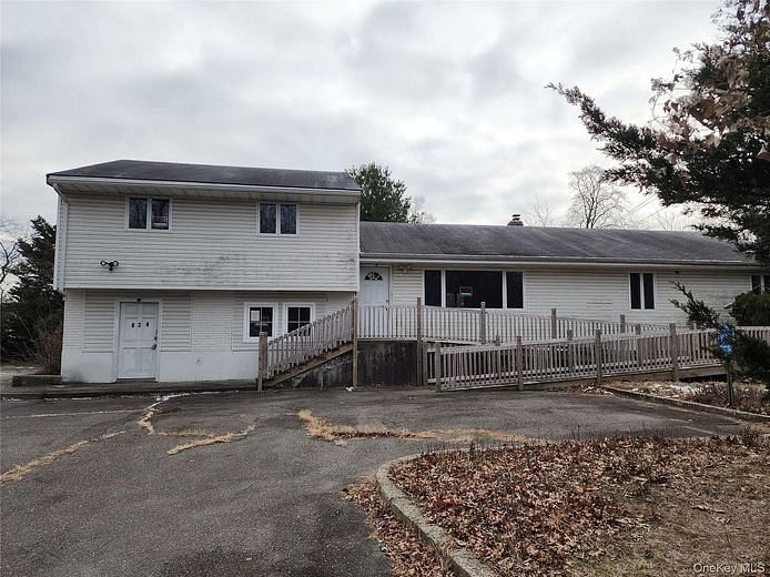 624 Montauk Highway