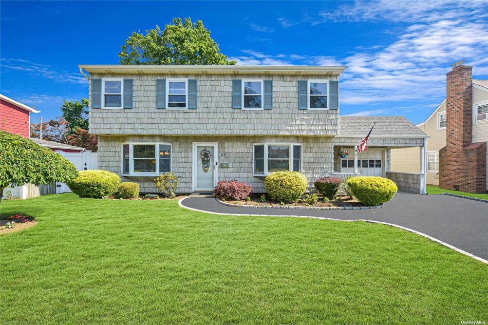 Image 1 of 32 for 37 Bluespruce Road in Long Island, Levittown, NY, 11756