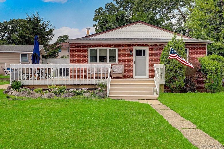 629 East Drive