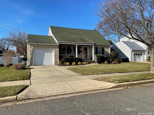Image 1 of 34 for 71 Intervale Avenue in Long Island, Farmingdale, NY, 11735