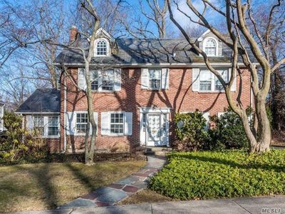 Image 1 of 21 for 417 Park Avenue in Long Island, Manhasset, NY, 11030