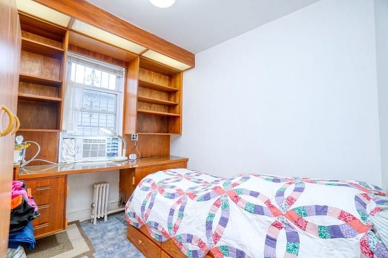 63-10 Saunders Street