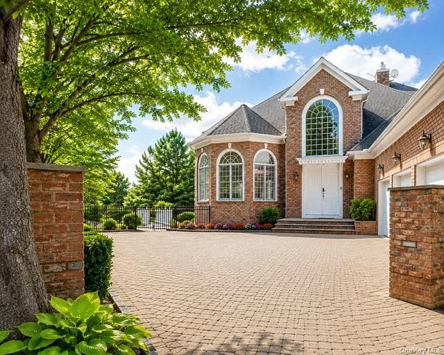 63 Charney Court