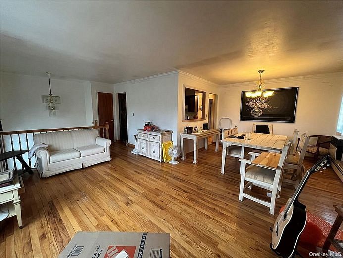 630 S Wellwood Avenue