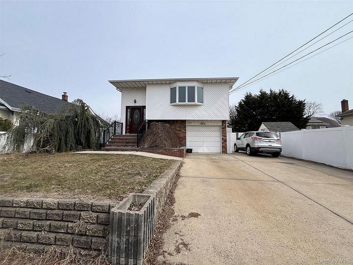 630 S Wellwood Avenue