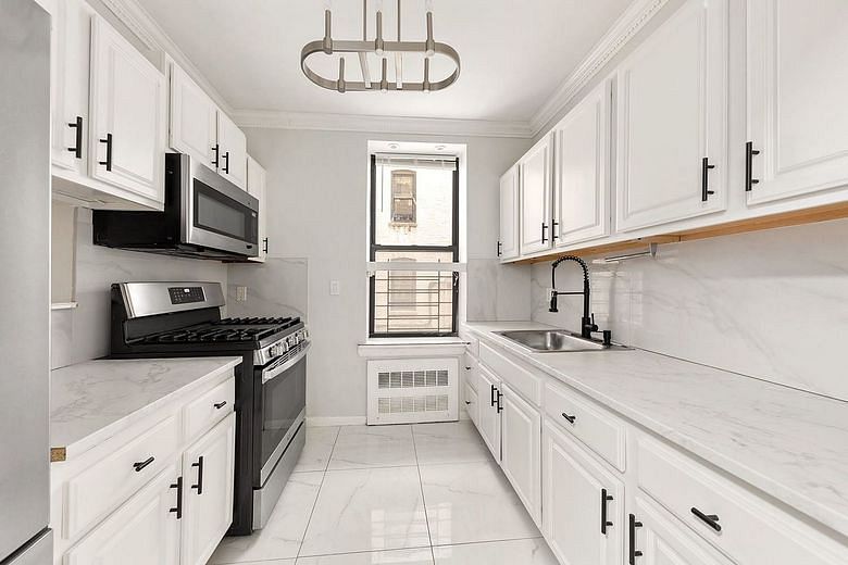 631 Academy Street #1E