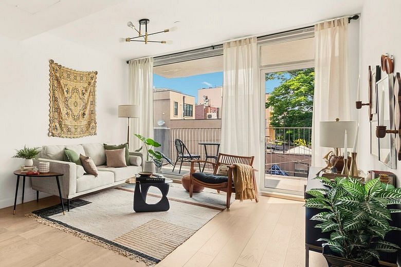 632 Lorimer Street #301
