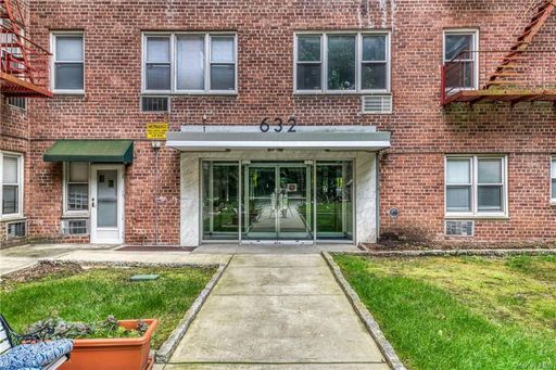 Image 1 of 25 for 632 Palmer Road #4E in Westchester, Yonkers, NY, 10701