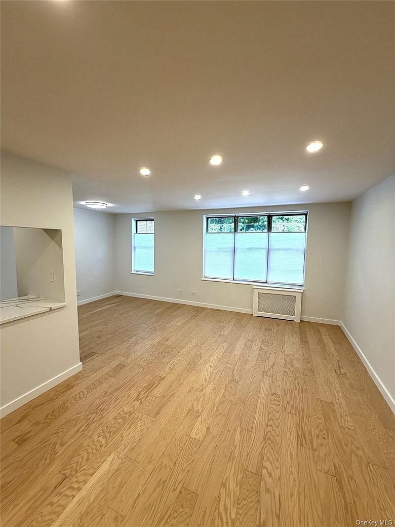 632 Warburton Avenue #3B
