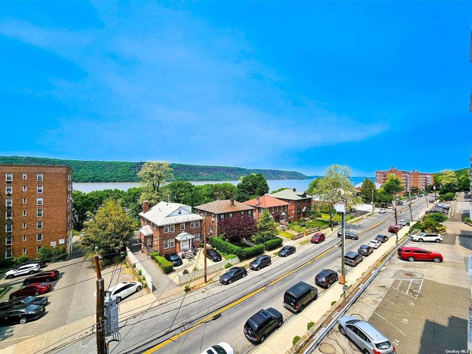 Image 1 of 23 for 632 Warburton Avenue #5F in Westchester, Yonkers, NY, 10701