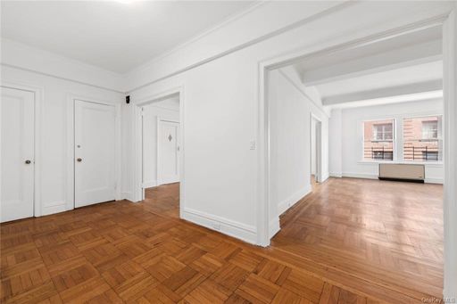 Image 1 of 8 for 975 Park Avenue #7C in Manhattan, New York, NY, 10028