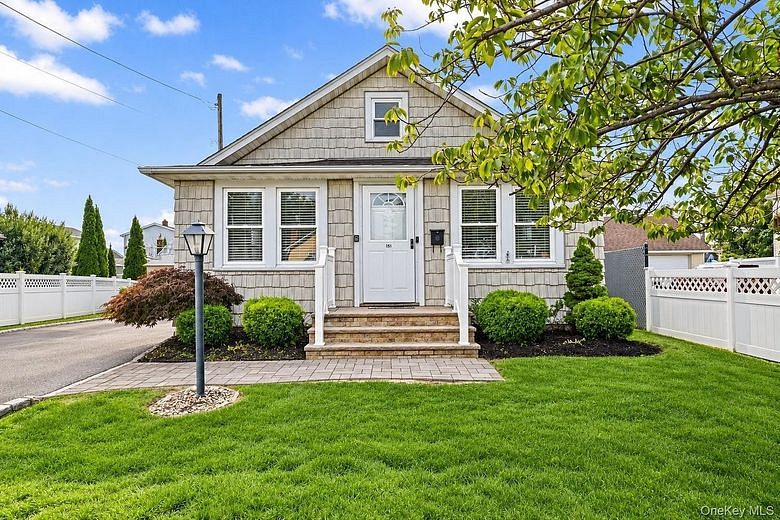 635 S 6th Street