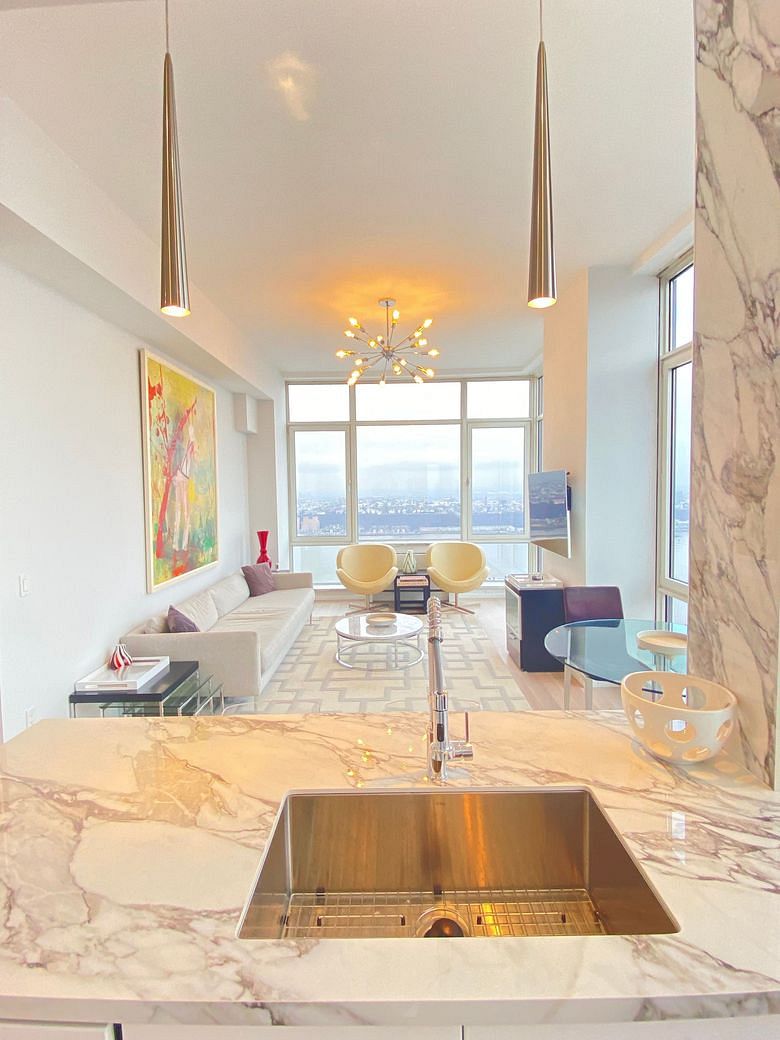 635 West 42nd Street #PHA