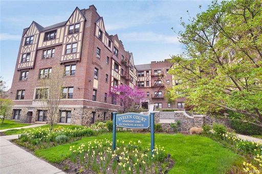 Image 1 of 25 for 604 Tompkins Avenue #C11 in Westchester, Mamaroneck, NY, 10543
