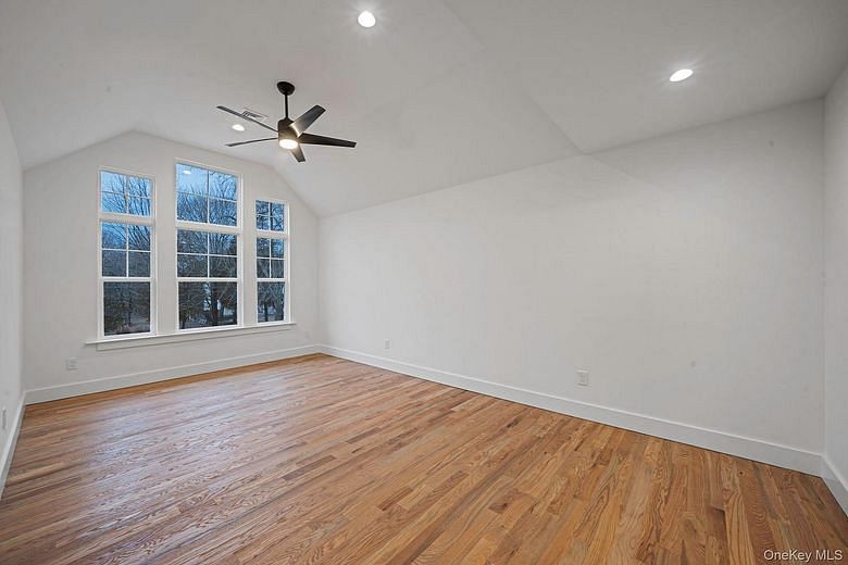 63B Blydenburgh Road