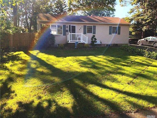 Image 1 of 31 for 260 Norma Ave in Long Island, West Islip, NY, 11795