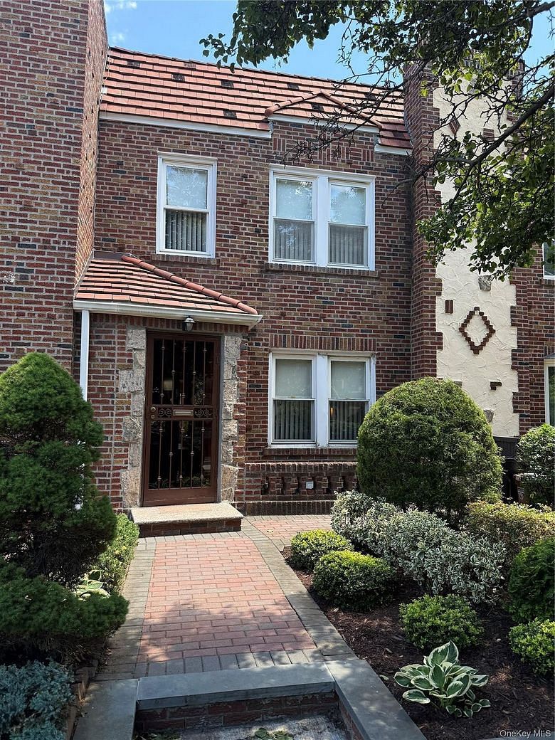 64-23 84th Street