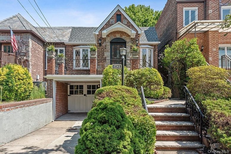 64-23 Alderton Street #PH