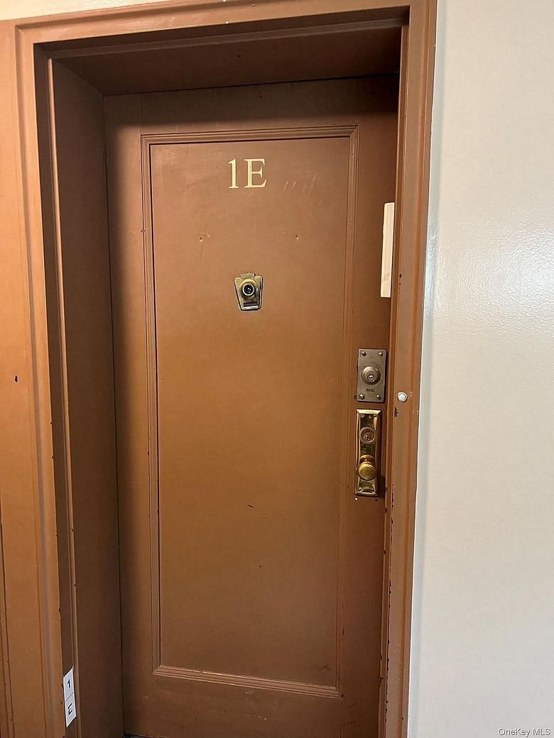 64-74 Saunders Street #1E
