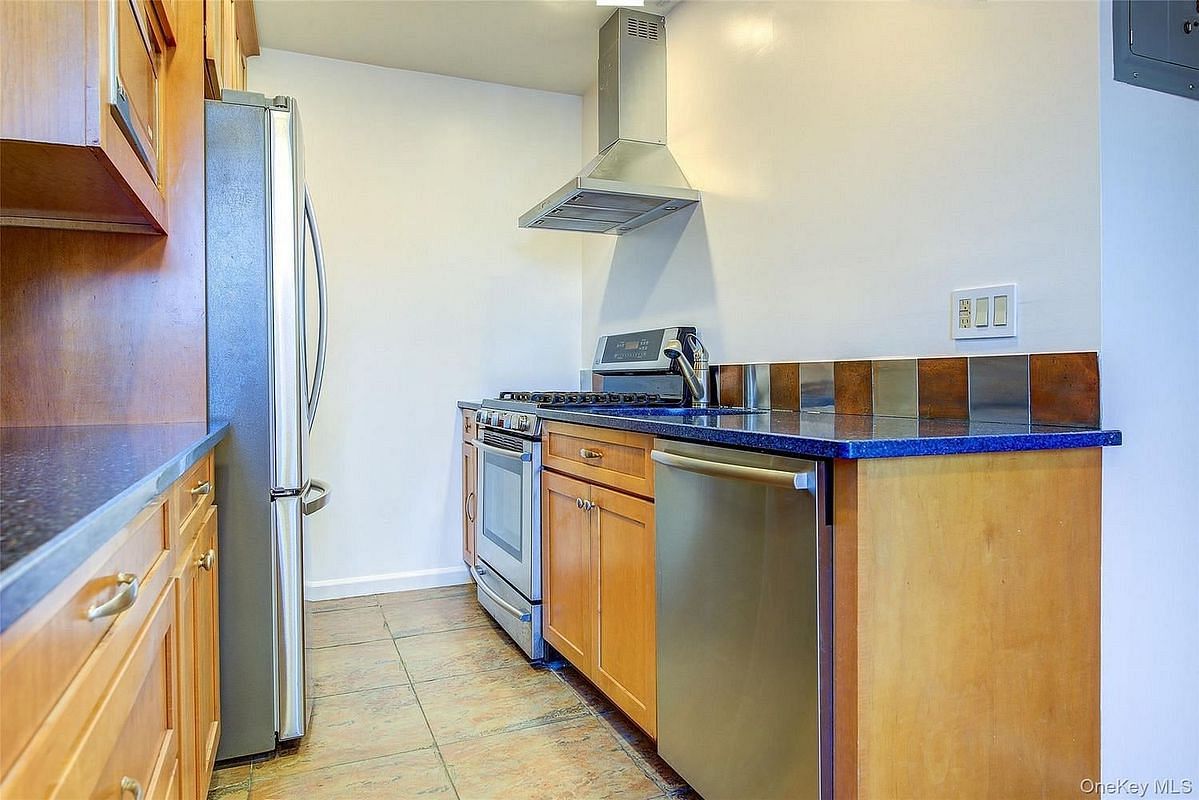 Image 1 of 37 for 64-85 Saunders Street #D3 in Queens, New York, NY, 11375