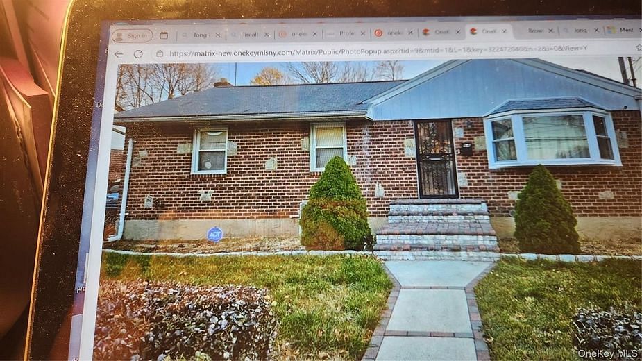 64 Fairview Boulevard