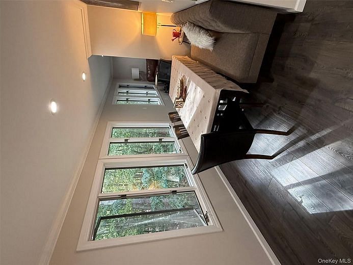 64 HOLLOW ROAD Hollow #64